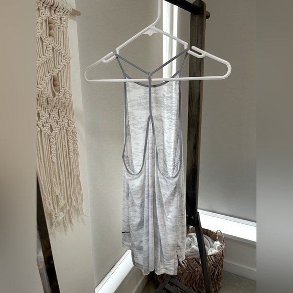 Nike dri-fit tank - Picture 2 of 3